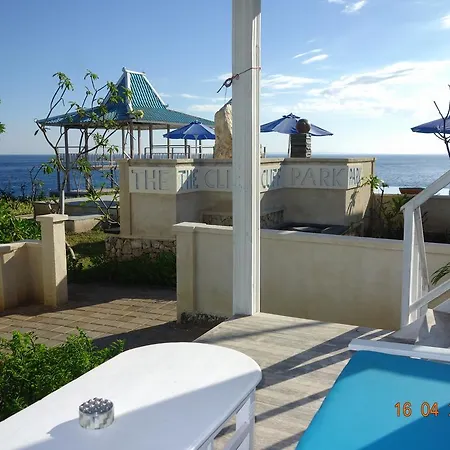Cliff Park Lembongan Hotel Nusa Lembongan Exterior photo